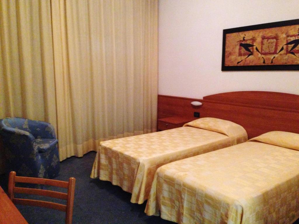 Albergo Alla Rosa Montecchio Maggiore Habitación foto